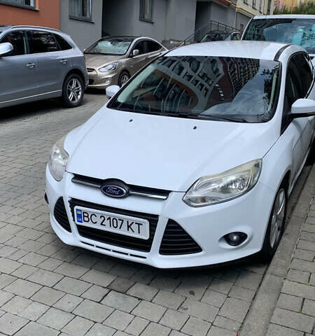 Белый Форд Фокус, объемом двигателя 2 л и пробегом 227 тыс. км за 7500 $, фото 1 на Automoto.ua