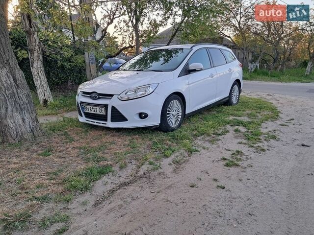 Белый Форд Фокус, объемом двигателя 1.56 л и пробегом 370 тыс. км за 3300 $, фото 1 на Automoto.ua