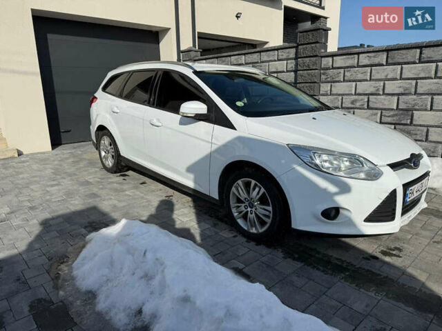 Белый Форд Фокус, объемом двигателя 2 л и пробегом 280 тыс. км за 7800 $, фото 1 на Automoto.ua