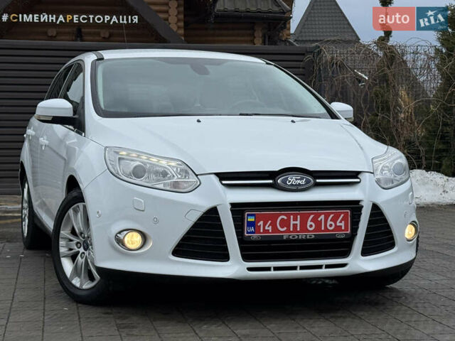 Белый Форд Фокус, объемом двигателя 1.6 л и пробегом 258 тыс. км за 8890 $, фото 1 на Automoto.ua