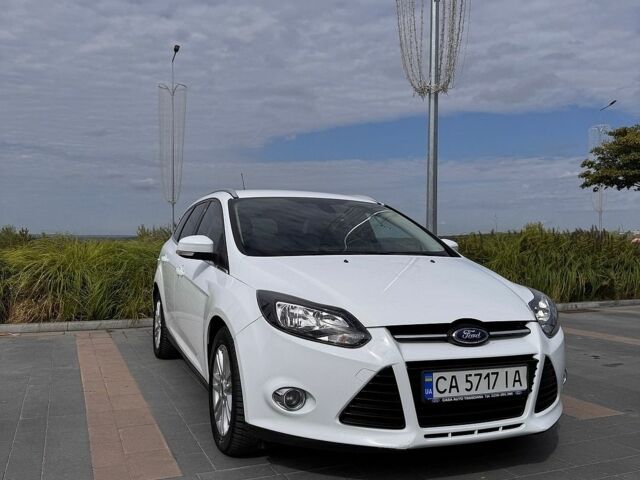 Белый Форд Фокус, объемом двигателя 2 л и пробегом 270 тыс. км за 7700 $, фото 1 на Automoto.ua