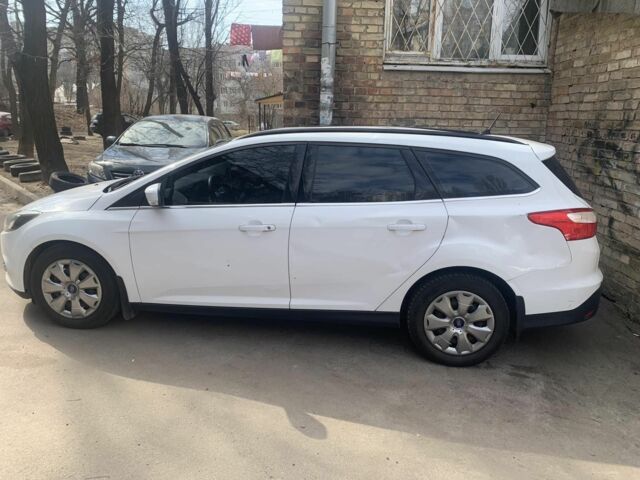 Белый Форд Фокус, объемом двигателя 1.6 л и пробегом 189 тыс. км за 4000 $, фото 1 на Automoto.ua