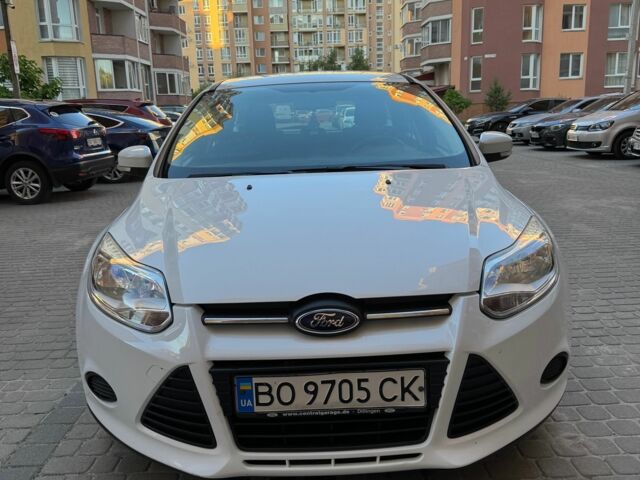 Форд Фокус 2013 в Тернополе на Automoto.ua Белый Форд Фокус, объемом двигателя 1 л и пробегом 153 тыс. км за 6200 $, фото 1 на Automoto.ua