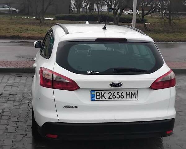 Білий Форд Фокус, об'ємом двигуна 1.56 л та пробігом 314 тис. км за 8000 $, фото 1 на Automoto.ua