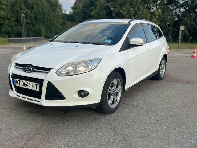 Белый Форд Фокус, объемом двигателя 1.56 л и пробегом 335 тыс. км за 5700 $, фото 1 на Automoto.ua