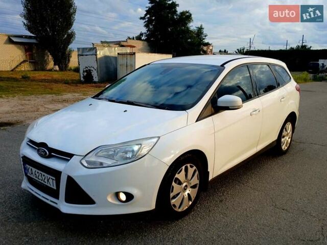 Форд Фокус 2014 в Киеве на Automoto.ua Белый Форд Фокус, объемом двигателя 1.6 л и пробегом 310 тыс. км за 7200 $, фото 1 на Automoto.ua