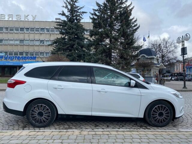 Белый Форд Фокус, объемом двигателя 1.6 л и пробегом 200 тыс. км за 6500 $, фото 1 на Automoto.ua