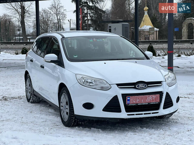Білий Форд Фокус, об'ємом двигуна 1.6 л та пробігом 174 тис. км за 7950 $, фото 1 на Automoto.ua