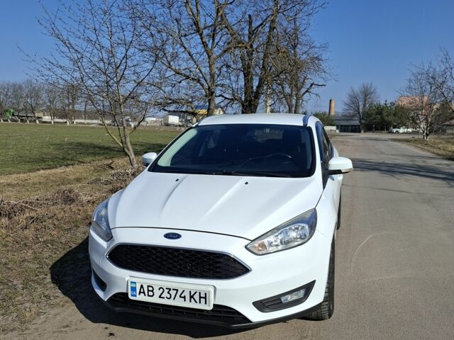 Белый Форд Фокус, объемом двигателя 1.5 л и пробегом 230 тыс. км за 10500 $, фото 1 на Automoto.ua