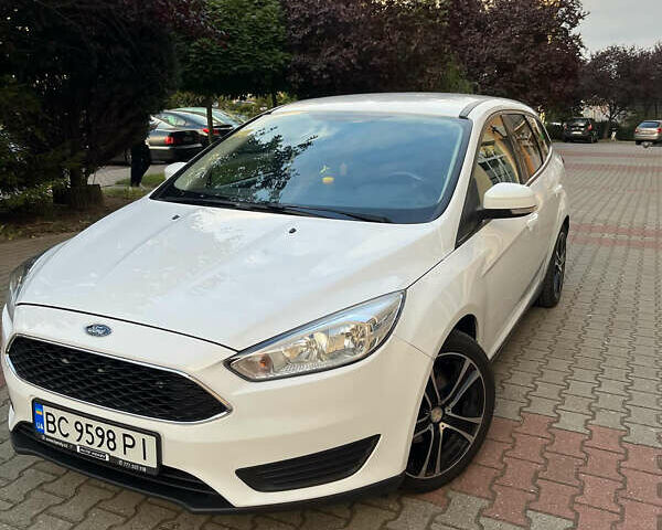 Форд Фокус 2015 в Львове на Automoto.ua Белый Форд Фокус, объемом двигателя 1.56 л и пробегом 193 тыс. км за 9000 $, фото 1 на Automoto.ua