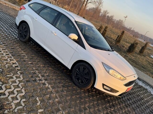 Белый Форд Фокус, объемом двигателя 1.5 л и пробегом 240 тыс. км за 9500 $, фото 1 на Automoto.ua