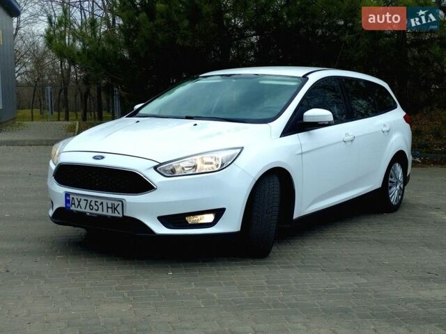 Белый Форд Фокус, объемом двигателя 1.56 л и пробегом 263 тыс. км за 7500 $, фото 1 на Automoto.ua