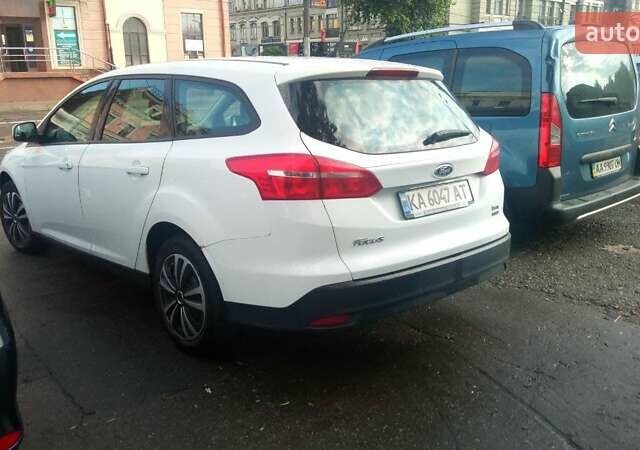 Белый Форд Фокус, объемом двигателя 1 л и пробегом 180 тыс. км за 6000 $, фото 1 на Automoto.ua