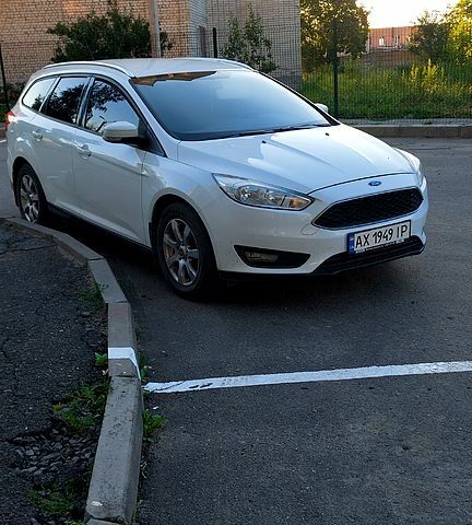 Белый Форд Фокус, объемом двигателя 1 л и пробегом 20700 тыс. км за 6600 $, фото 1 на Automoto.ua