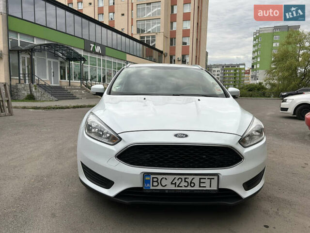 Белый Форд Фокус, объемом двигателя 1.6 л и пробегом 128 тыс. км за 10500 $, фото 1 на Automoto.ua