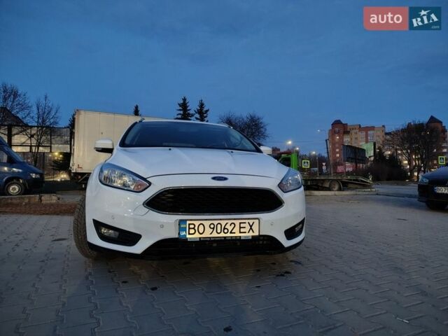 Білий Форд Фокус, об'ємом двигуна 1 л та пробігом 155 тис. км за 9500 $, фото 1 на Automoto.ua