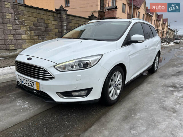 Белый Форд Фокус, объемом двигателя 2 л и пробегом 217 тыс. км за 9900 $, фото 1 на Automoto.ua