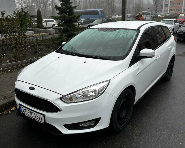 Белый Форд Фокус, объемом двигателя 1 л и пробегом 160 тыс. км за 6850 $, фото 1 на Automoto.ua