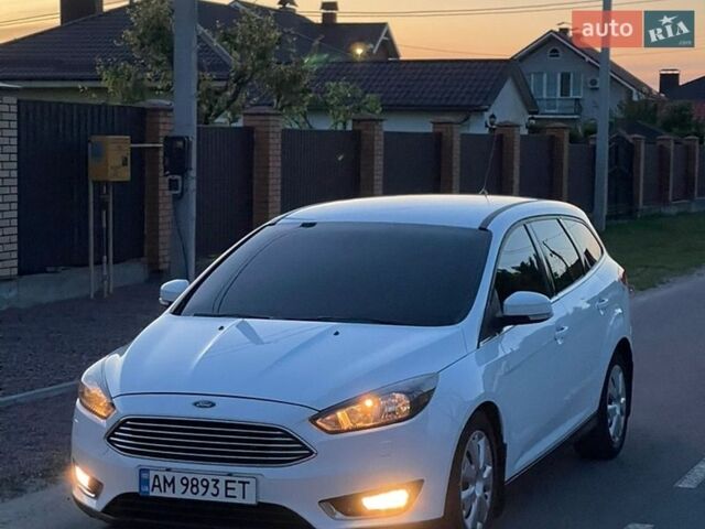 Белый Форд Фокус, объемом двигателя 1.5 л и пробегом 176 тыс. км за 8800 $, фото 1 на Automoto.ua