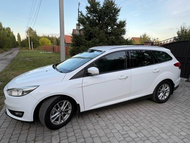 Белый Форд Фокус, объемом двигателя 1 л и пробегом 90 тыс. км за 7939 $, фото 1 на Automoto.ua