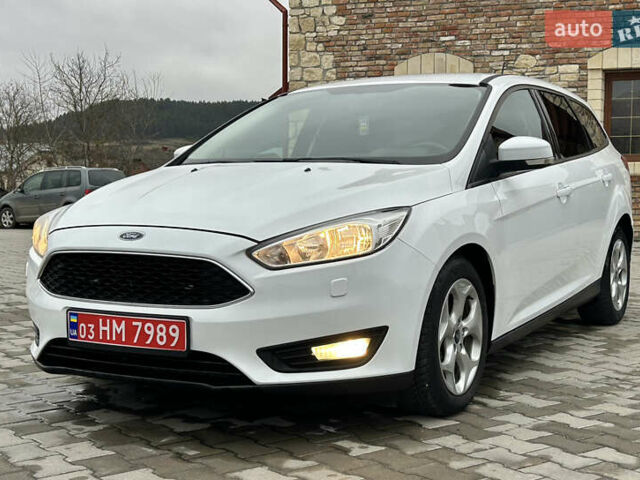 Белый Форд Фокус, объемом двигателя 1.5 л и пробегом 89 тыс. км за 10600 $, фото 1 на Automoto.ua