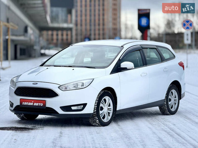 Білий Форд Фокус, об'ємом двигуна 1 л та пробігом 191 тис. км за 7999 $, фото 1 на Automoto.ua