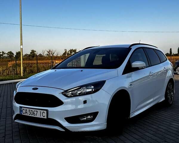 Білий Форд Фокус, об'ємом двигуна 1.5 л та пробігом 157 тис. км за 9000 $, фото 1 на Automoto.ua