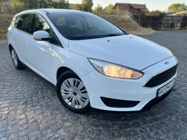 Белый Форд Фокус, объемом двигателя 1.5 л и пробегом 122 тыс. км за 9450 $, фото 1 на Automoto.ua