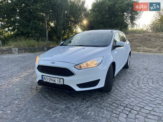 Белый Форд Фокус, объемом двигателя 1.5 л и пробегом 120 тыс. км за 9500 $, фото 1 на Automoto.ua