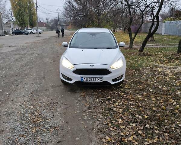 Белый Форд Фокус, объемом двигателя 2 л и пробегом 174 тыс. км за 9500 $, фото 1 на Automoto.ua