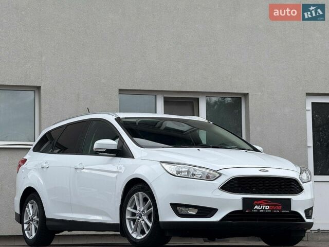 Белый Форд Фокус, объемом двигателя 1.5 л и пробегом 66 тыс. км за 13999 $, фото 1 на Automoto.ua