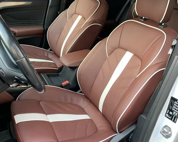 Белый Форд Фокус, объемом двигателя 1.5 л и пробегом 250 тыс. км за 15000 $, фото 1 на Automoto.ua