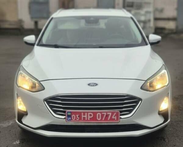 Білий Форд Фокус, об'ємом двигуна 1.5 л та пробігом 199 тис. км за 11900 $, фото 1 на Automoto.ua