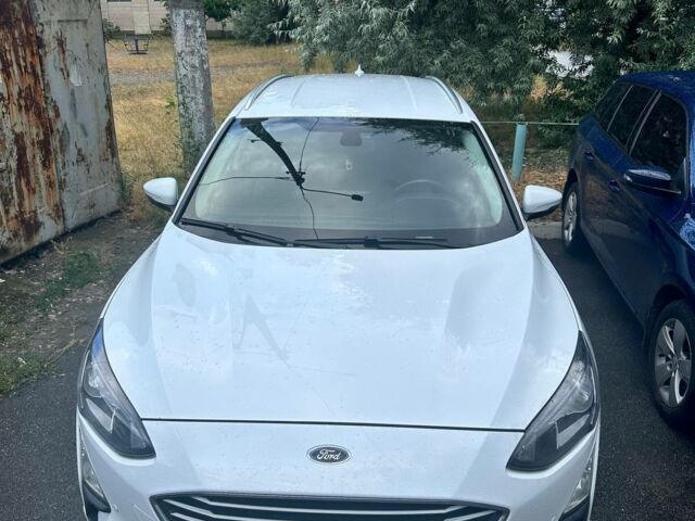 Белый Форд Фокус, объемом двигателя 1.5 л и пробегом 161 тыс. км за 13500 $, фото 1 на Automoto.ua