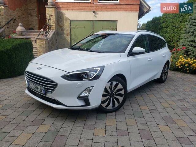 Белый Форд Фокус, объемом двигателя 1.5 л и пробегом 187 тыс. км за 13950 $, фото 1 на Automoto.ua