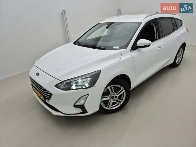 Белый Форд Фокус, объемом двигателя 1.5 л и пробегом 189 тыс. км за 11300 $, фото 1 на Automoto.ua