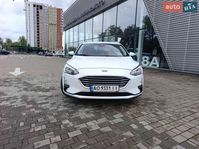 Белый Форд Фокус, объемом двигателя 1.5 л и пробегом 178 тыс. км за 12500 $, фото 1 на Automoto.ua