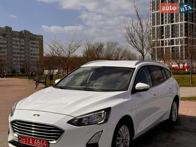 Белый Форд Фокус, объемом двигателя 1.5 л и пробегом 82 тыс. км за 14300 $, фото 1 на Automoto.ua