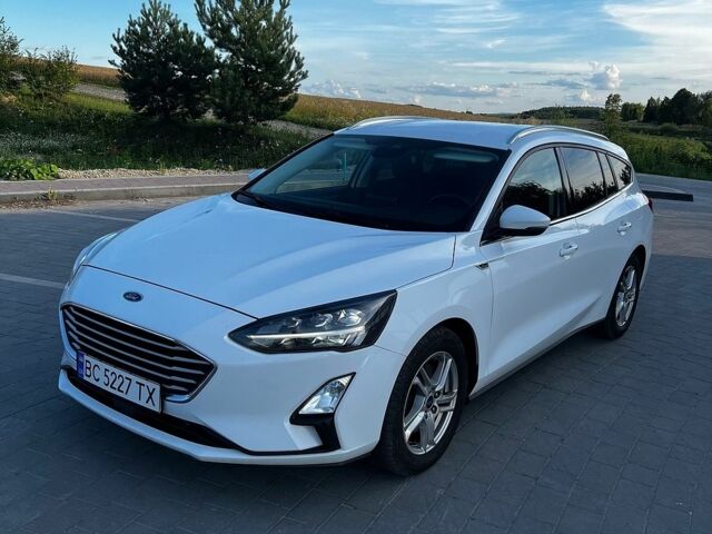 Белый Форд Фокус, объемом двигателя 1.5 л и пробегом 194 тыс. км за 12990 $, фото 1 на Automoto.ua