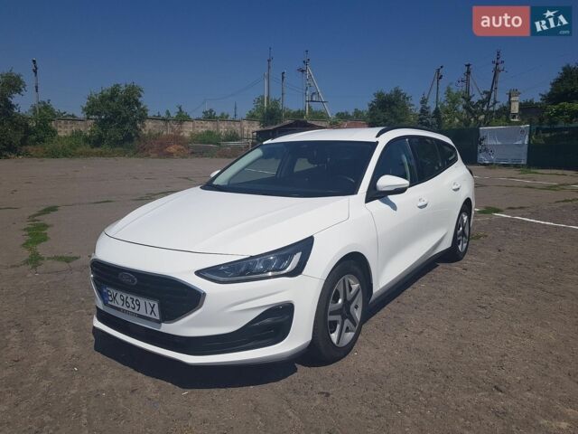Белый Форд Фокус, объемом двигателя 1.5 л и пробегом 84 тыс. км за 15700 $, фото 1 на Automoto.ua