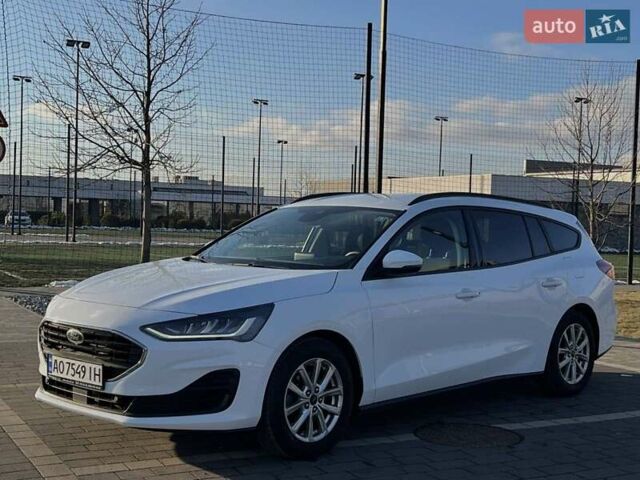 Белый Форд Фокус, объемом двигателя 1.5 л и пробегом 176 тыс. км за 17500 $, фото 1 на Automoto.ua