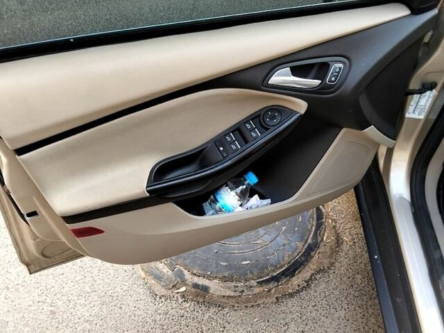 Бежевый Форд Фокус, объемом двигателя 0 л и пробегом 42 тыс. км за 9500 $, фото 1 на Automoto.ua