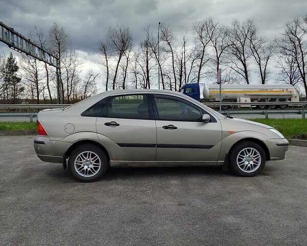 Бежевый Форд Фокус, объемом двигателя 1.6 л и пробегом 351 тыс. км за 3000 $, фото 1 на Automoto.ua