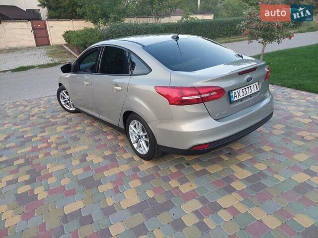 Бежевий Форд Фокус, об'ємом двигуна 2 л та пробігом 115 тис. км за 8800 $, фото 1 на Automoto.ua