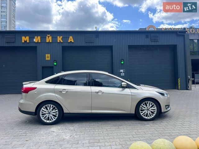 Бежевий Форд Фокус, об'ємом двигуна 2 л та пробігом 127 тис. км за 8500 $, фото 1 на Automoto.ua