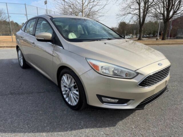 Бежевий Форд Фокус, об'ємом двигуна 2 л та пробігом 43 тис. км за 1700 $, фото 1 на Automoto.ua