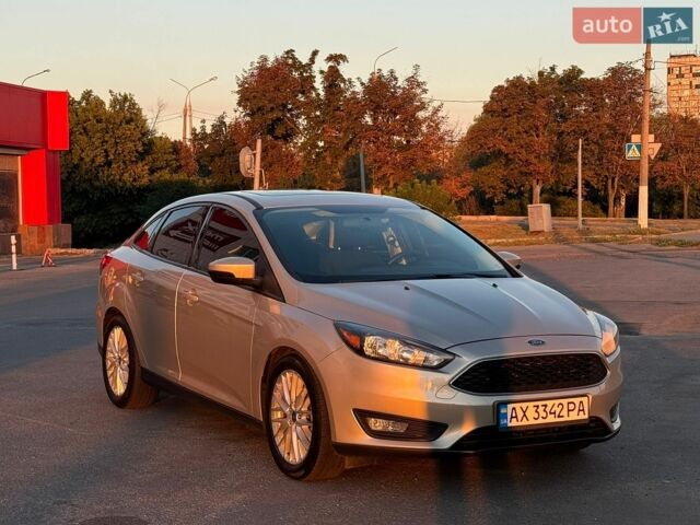 Бежевий Форд Фокус, об'ємом двигуна 2 л та пробігом 142 тис. км за 8200 $, фото 1 на Automoto.ua