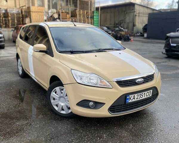 Бежевый Форд Фокус, объемом двигателя 2 л и пробегом 250 тыс. км за 5250 $, фото 1 на Automoto.ua