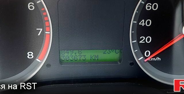 Черный Форд Фокус, объемом двигателя 2 л и пробегом 303 тыс. км за 5300 $, фото 1 на Automoto.ua