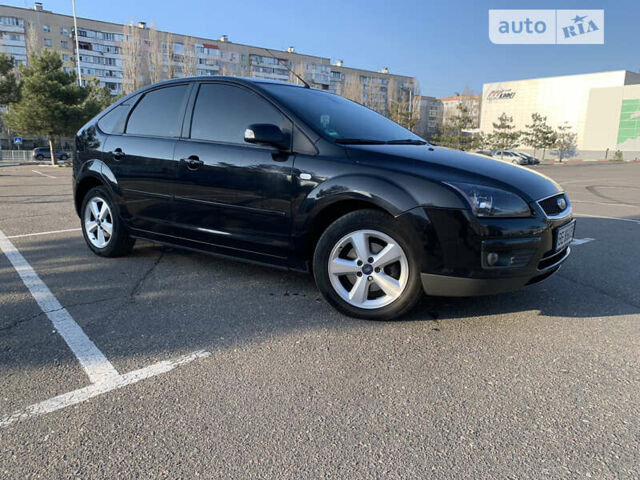 Черный Форд Фокус, объемом двигателя 1.6 л и пробегом 261 тыс. км за 4799 $, фото 1 на Automoto.ua